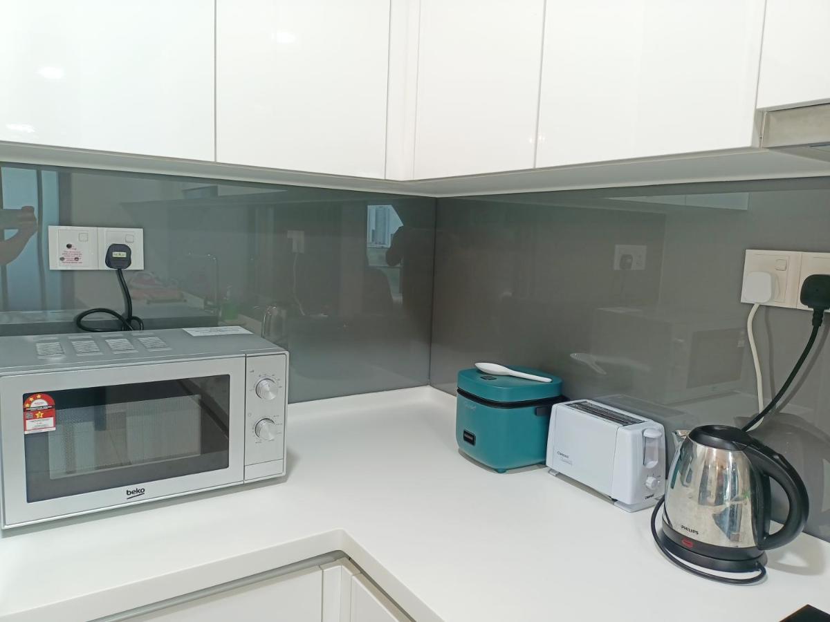 C1113 Almas Suites Galaxy Space Netflix By Stay Nusajaya  Luaran gambar