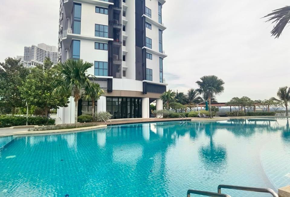C1113 Almas Suites Galaxy Space Netflix By Stay Nusajaya  Luaran gambar