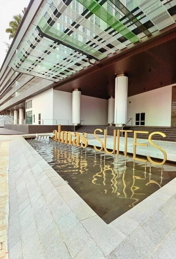 C1113 Almas Suites Galaxy Space Netflix By Stay Nusajaya  Luaran gambar