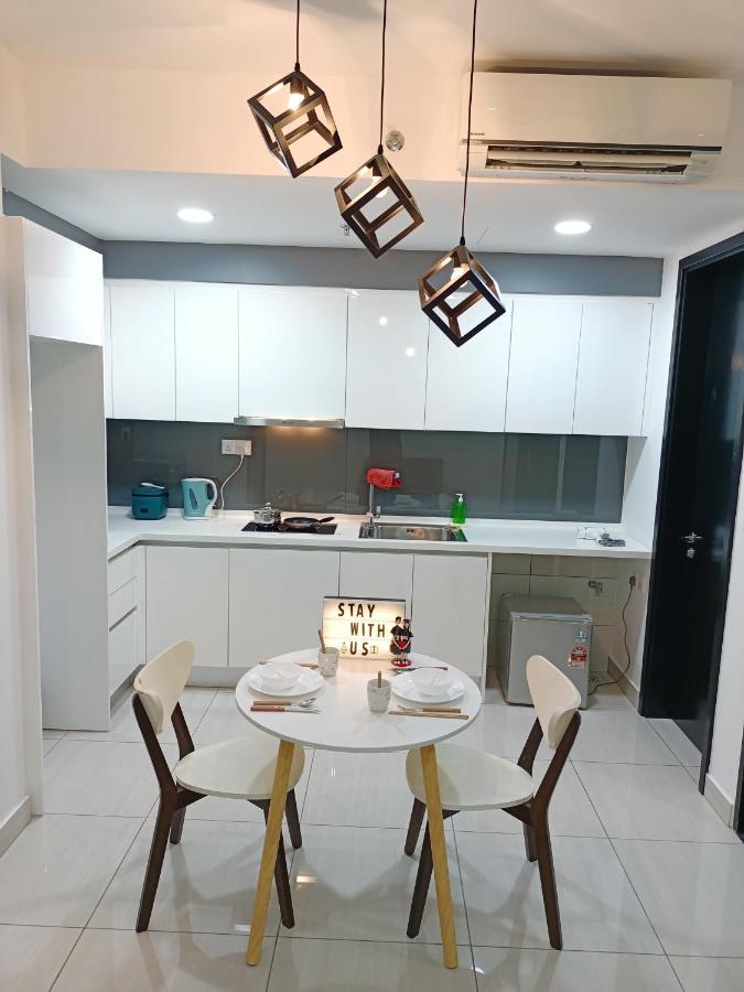 C1113 Almas Suites Galaxy Space Netflix By Stay Nusajaya  Luaran gambar